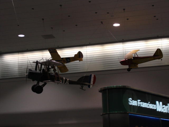 Old model planes at SFO