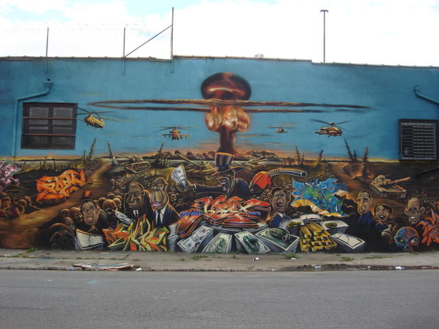 Mural on Close Ave. (center)