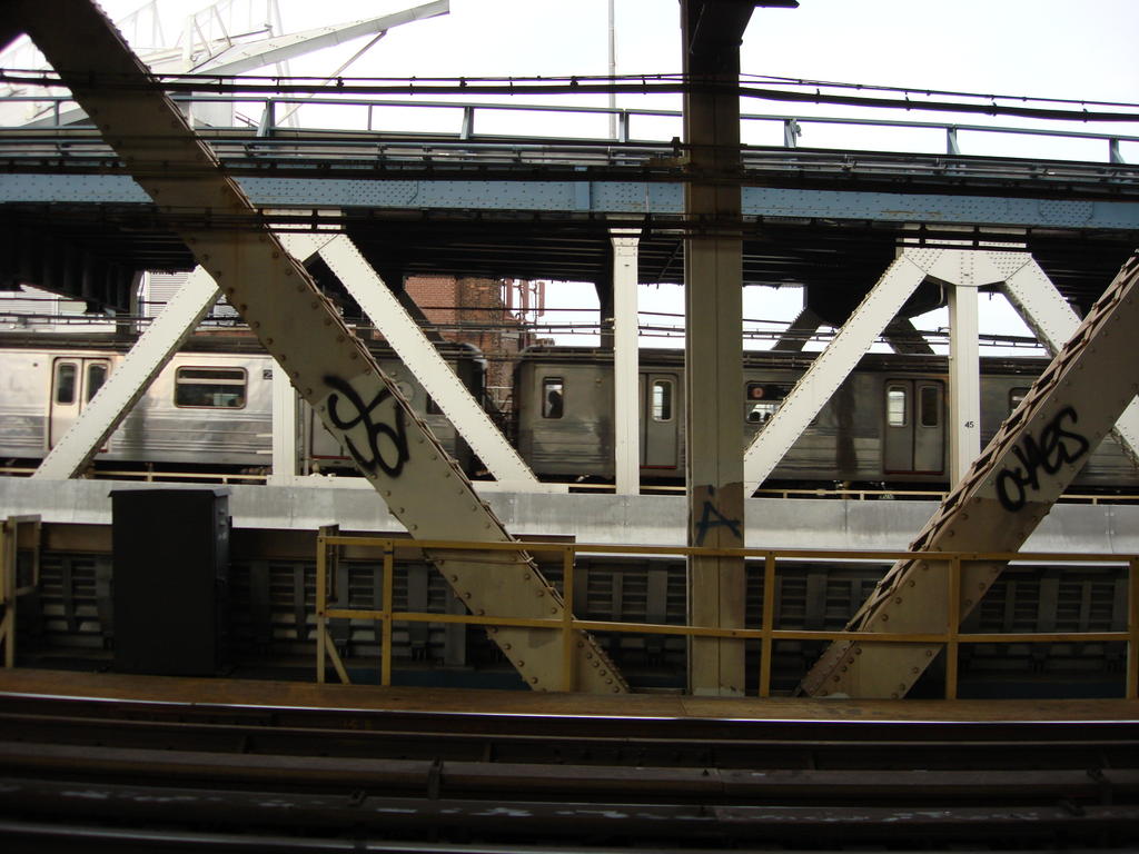 D crossing the Manhattan Bridge